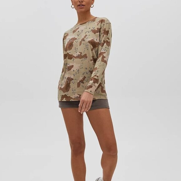 Aritzia Tops - Aritzia Tna Tour Longsleeve Boyfriend fit Shirt